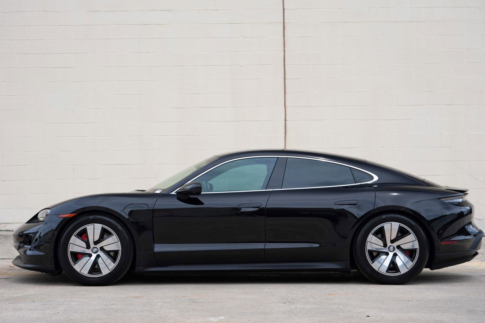 Used 2020 Porsche Taycan 4S AWD/4WD image 9