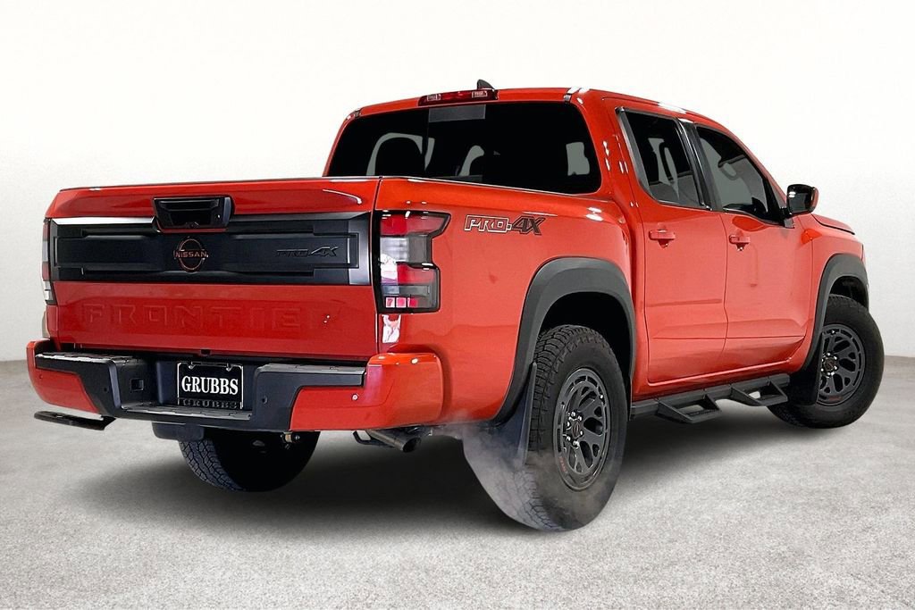 Used 2025 Nissan Frontier PRO-4X image 2