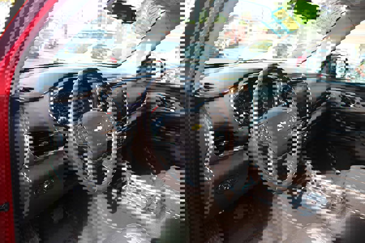 Used 2020 Chevrolet Traverse LT w/ Driver Confidence II Package image 14