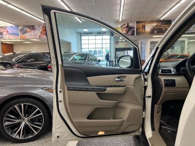 Used 2016 Honda Odyssey EX image 17