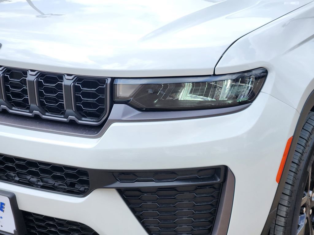 New 2026 Jeep Grand Cherokee Altitude RWD image 5