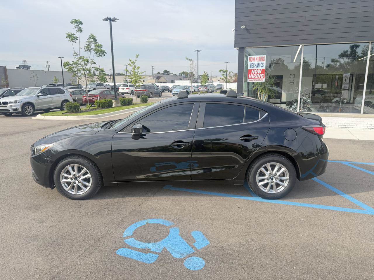 Used 2014 MAZDA MAZDA3 i Touring w/ Technology Package FWD image 8