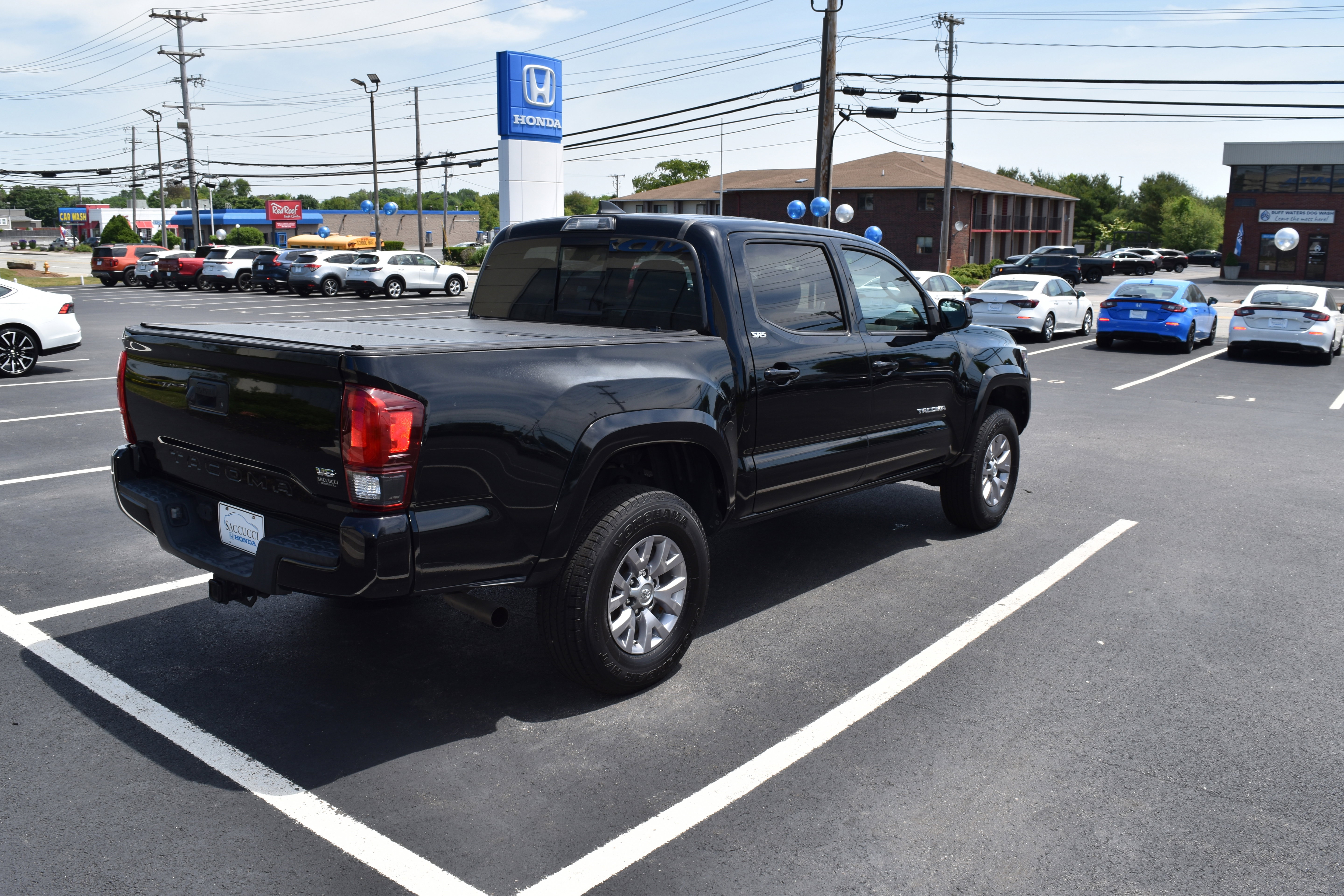 Used 2018 Toyota Tacoma SR5 RWD image 3