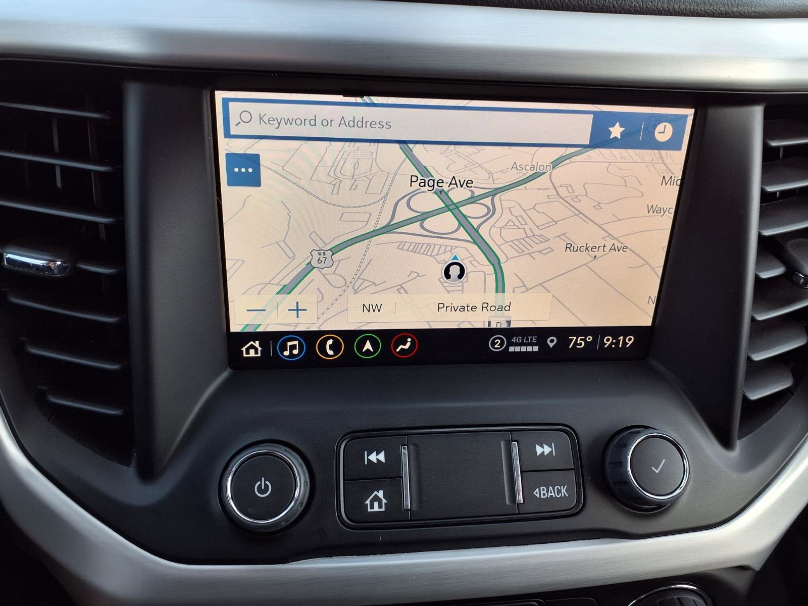 Used 2023 GMC Acadia SLT w/ LPO, Floor Liner Package AWD/4WD image 7