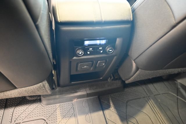 Used 2022 Chevrolet Traverse Premier w/ LPO, Floor Liner Package AWD/4WD image 27