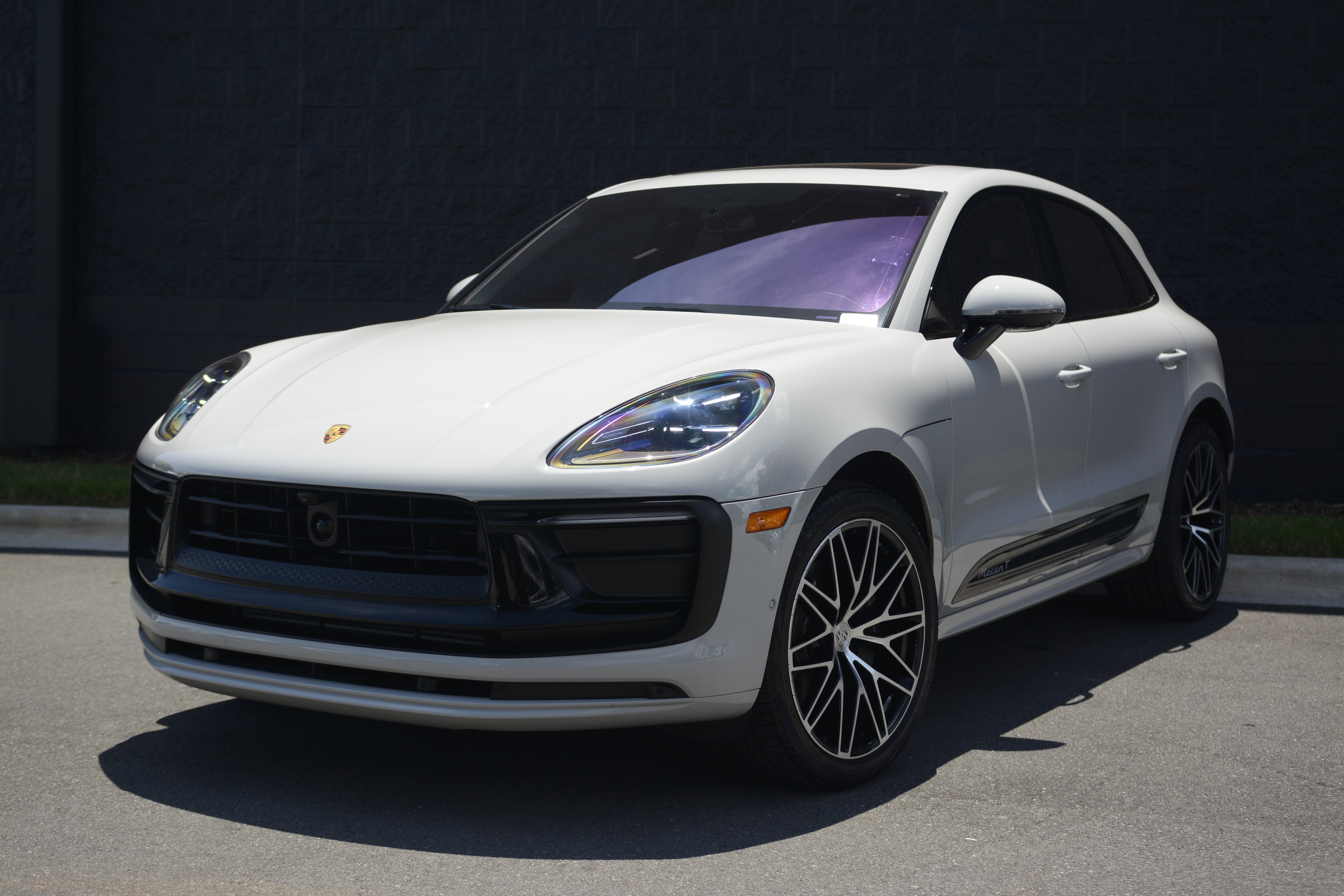 Certified 2026 Porsche Macan Turbo AWD/4WD image 1