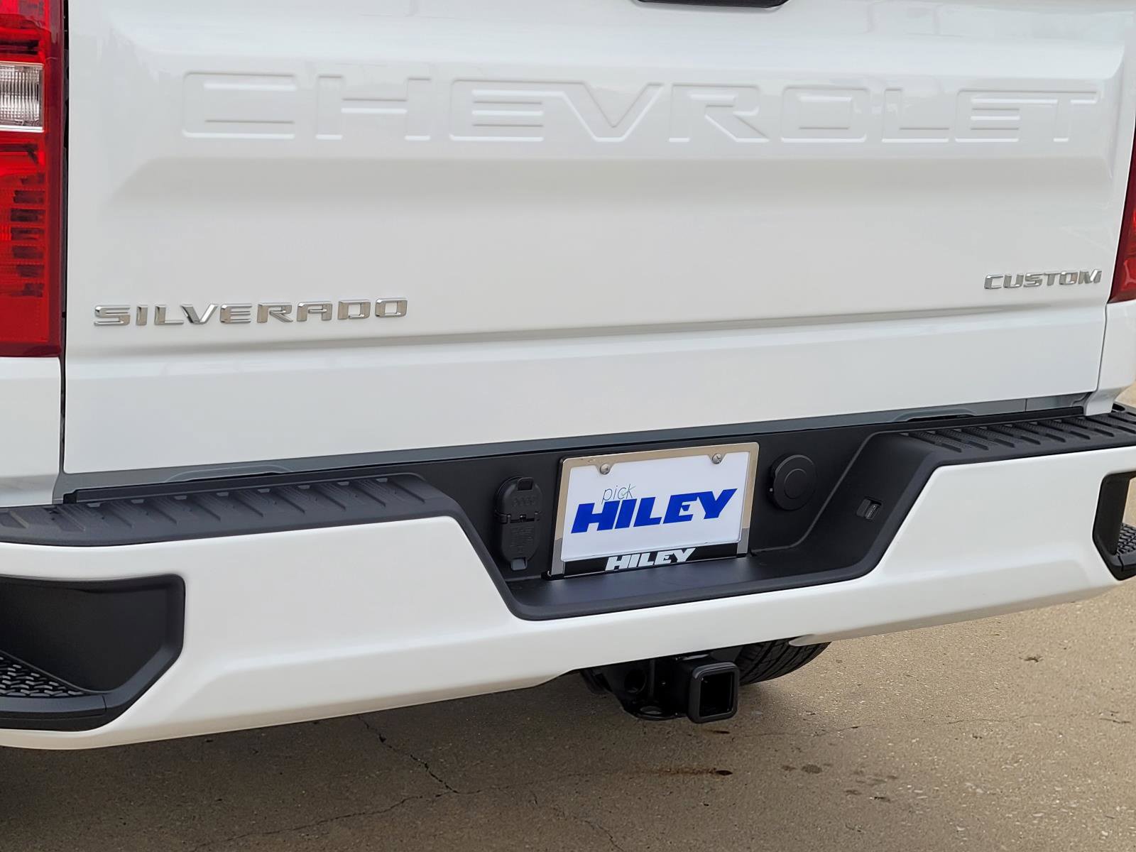 New 2026 Chevrolet Silverado 1500 Custom AWD/4WD image 4