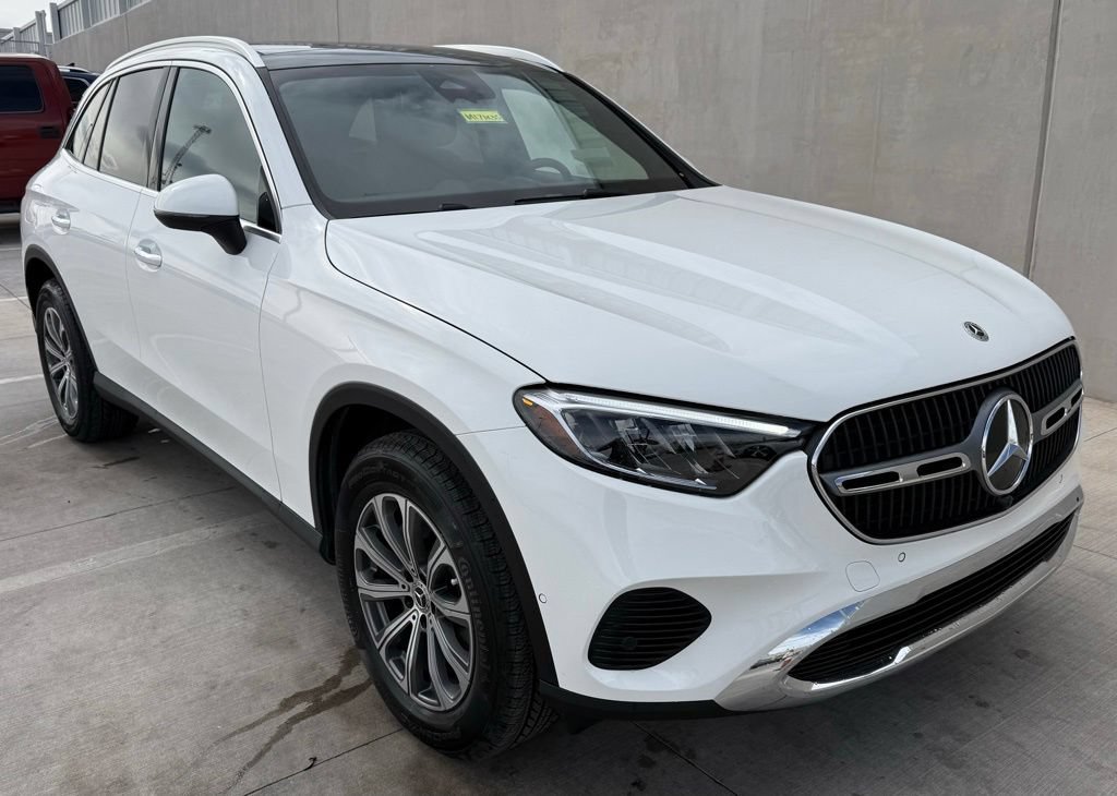 Used 2026 Mercedes-Benz GLC 300 4MATIC image 2