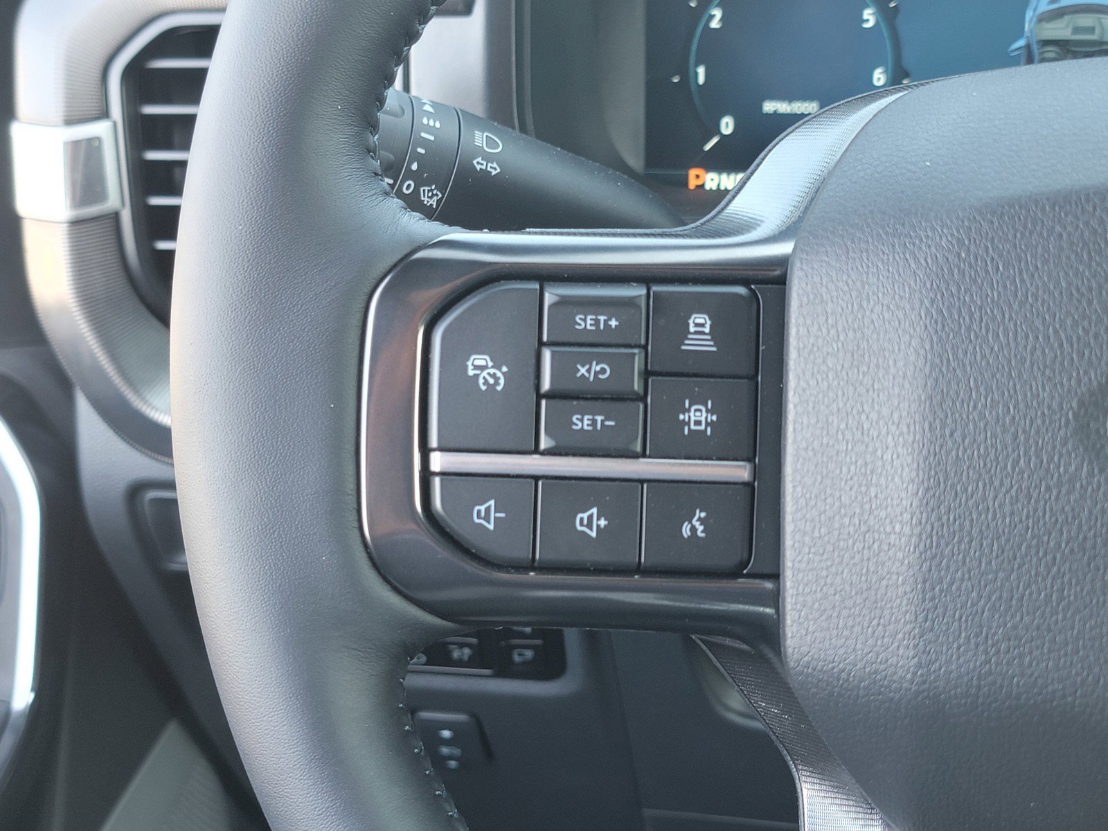 New 2025 Ford F150 Platinum w/ Equipment Group 702A High image 25