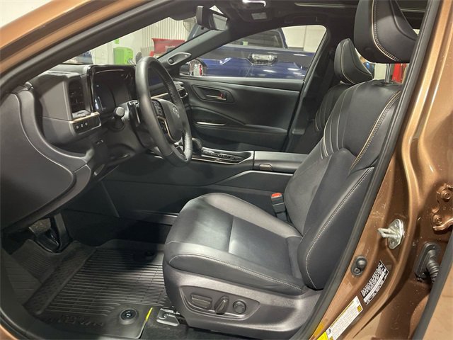 Used 2025 Toyota Crown Signia image 11