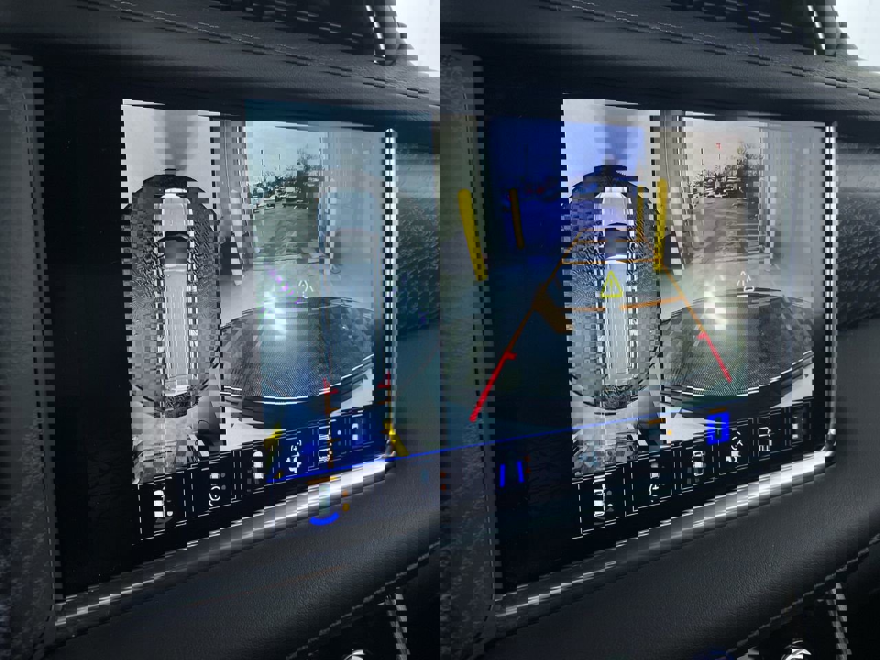 Used 2024 GMC Yukon XL Denali w/ Max Trailering Package image 6