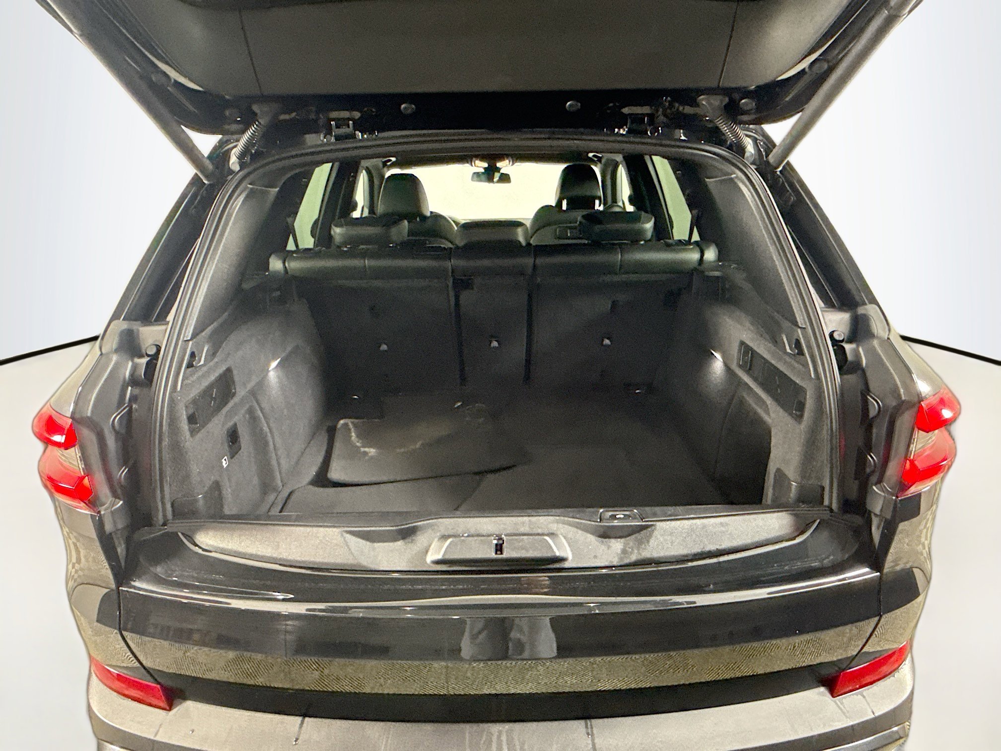 Used 2023 BMW X5 sDrive40i RWD image 35