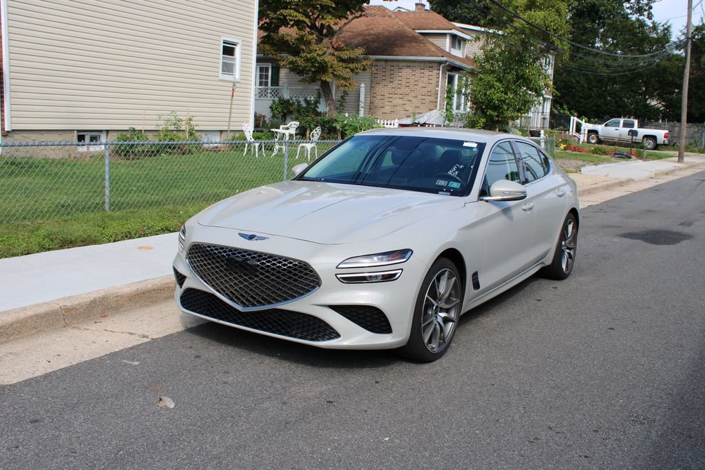 Used 2025 Genesis G70 2.5T image 3