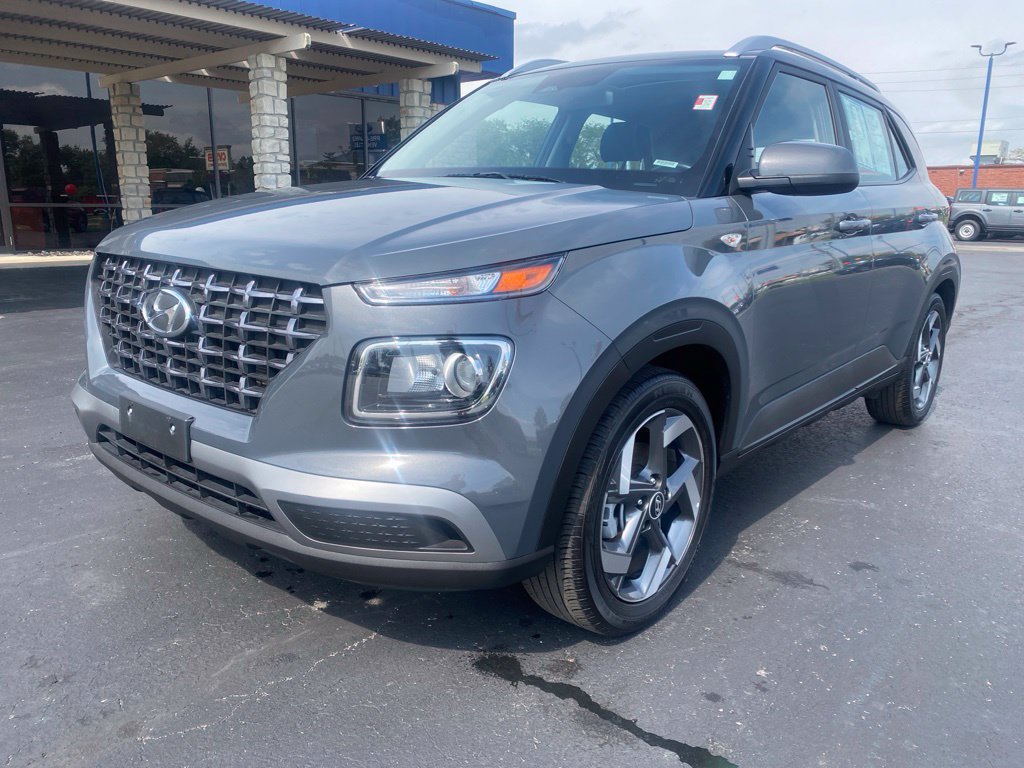 Used 2025 Hyundai Venue SEL FWD image 7