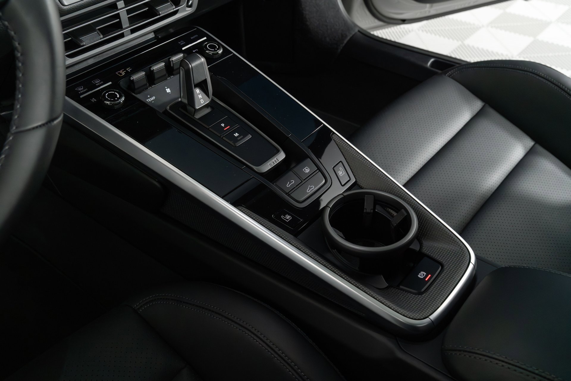 Used 2024 Porsche 911 Carrera image 46