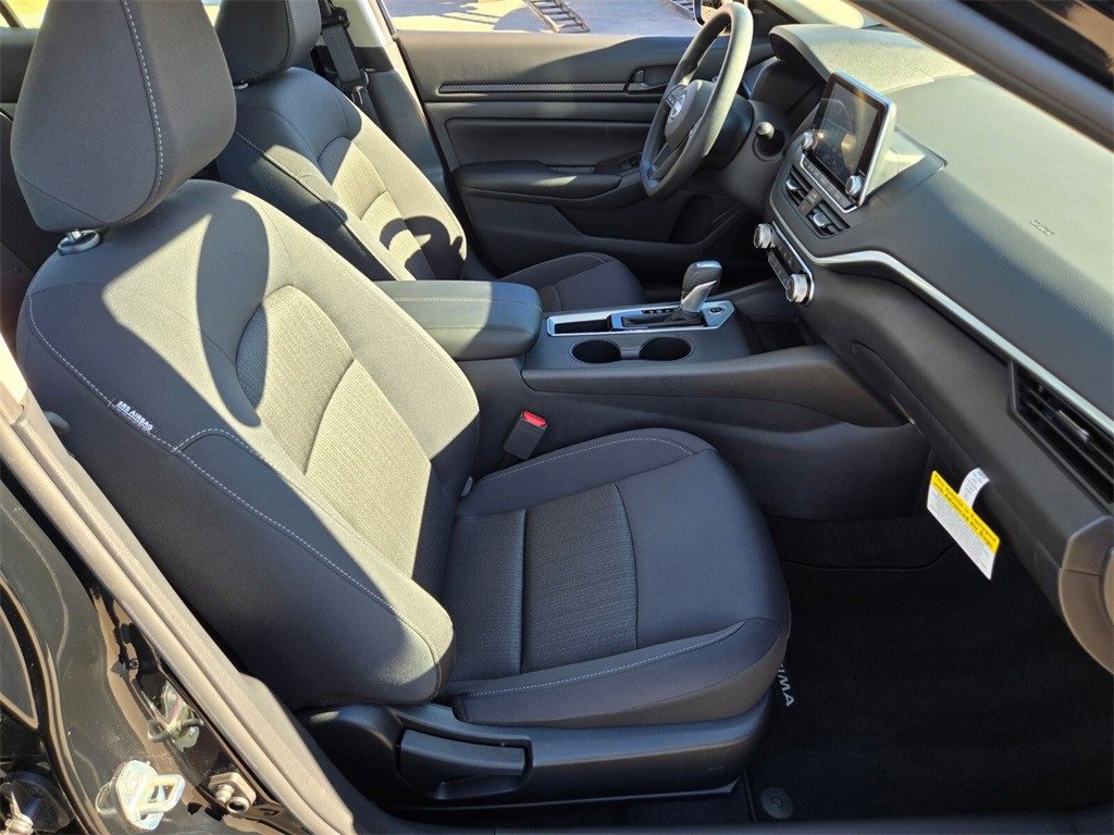 Used 2025 Nissan Altima 2.5 S image 18