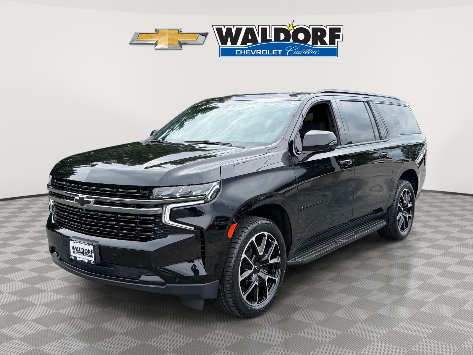 Used 2022 Chevrolet Suburban RST w/ Luxury Package AWD/4WD image 5