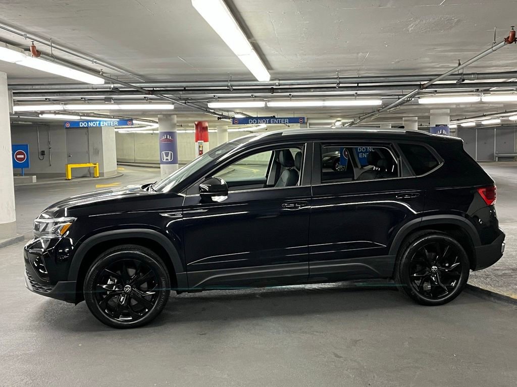 Used 2022 Volkswagen Taos SE w/ Panoramic Sunroof Package image 32