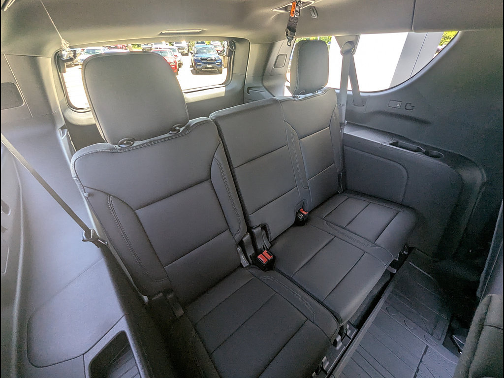 New 2026 Chevrolet Suburban Z71 w/ Z71 Off-Road Package AWD/4WD image 18