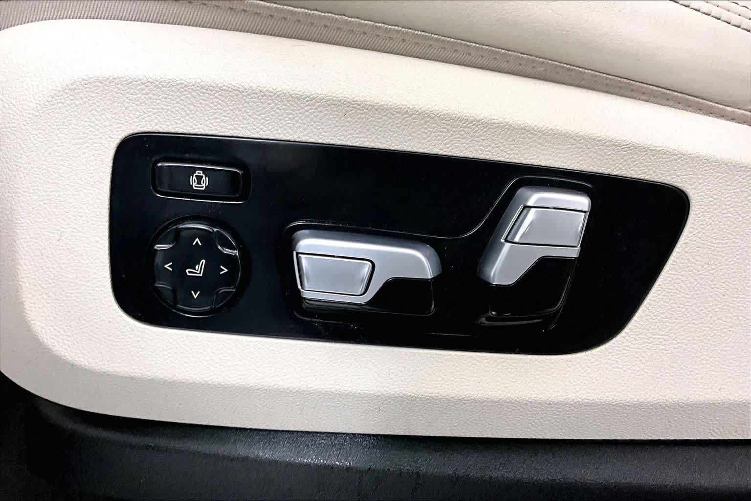 Used 2020 BMW X5 M50i w/ Premium Package AWD/4WD image 30