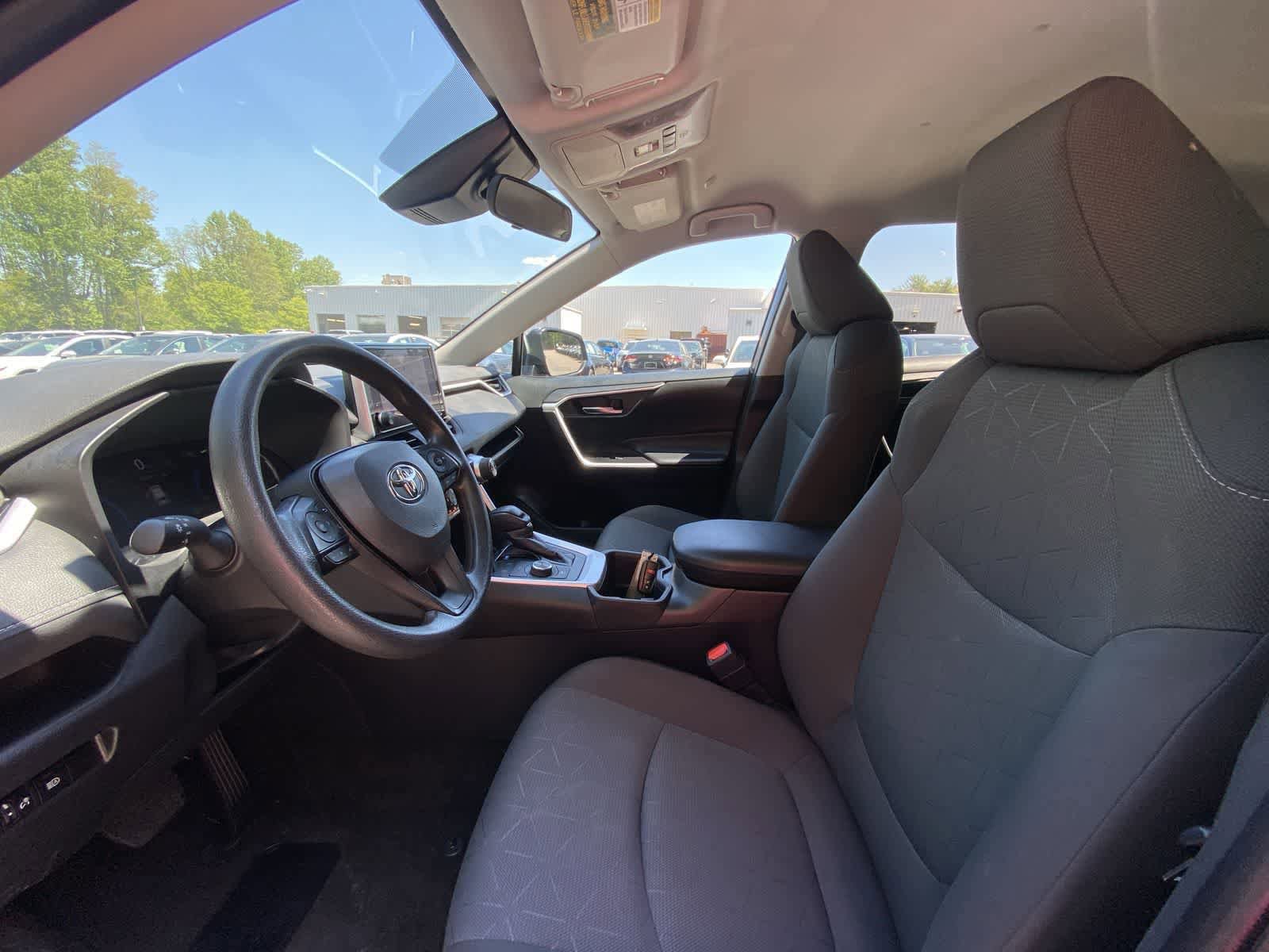 Used 2024 Toyota RAV4 XLE AWD/4WD image 41