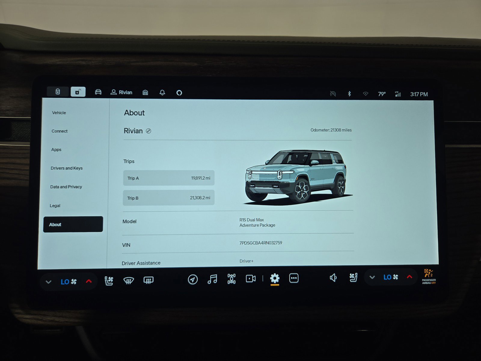 Used 2024 Rivian R1S Adventure image 29