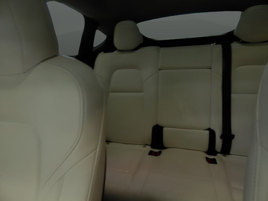 Used 2022 Tesla Model Y Long Range image 29
