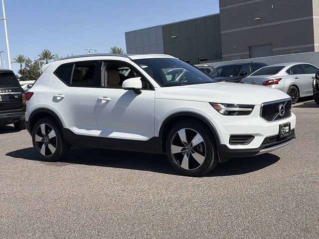 Used 2020 Volvo XC40 T5 Momentum w/ Protection Package Premier AWD/4WD image 4