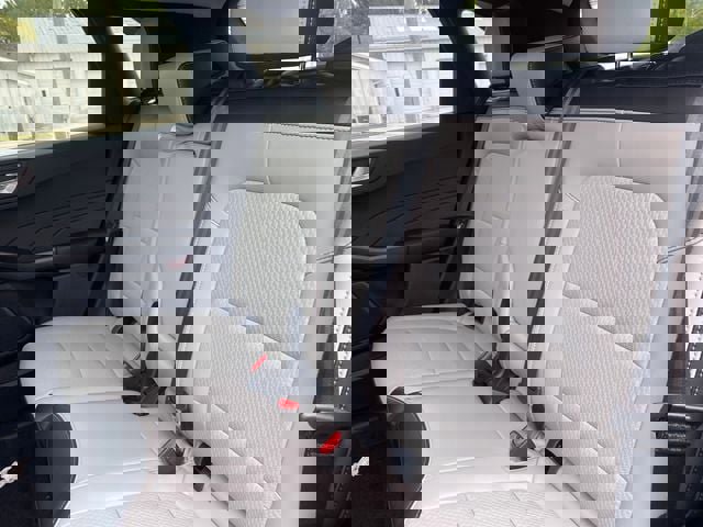 New 2025 Ford Escape SE image 16