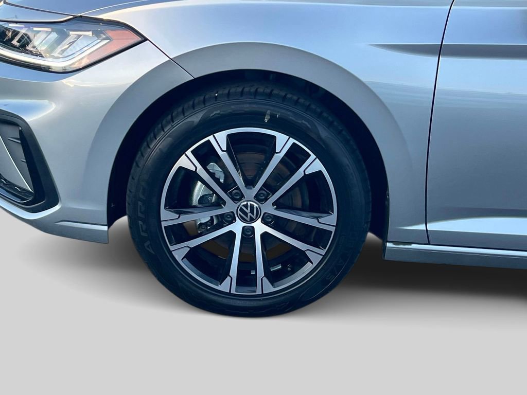 Used 2025 Volkswagen Jetta Sport image 11