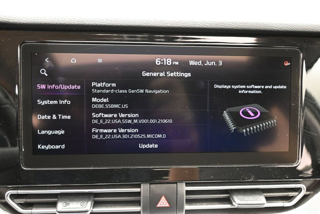 Used 2022 Kia Niro EX Premium FWD image 27