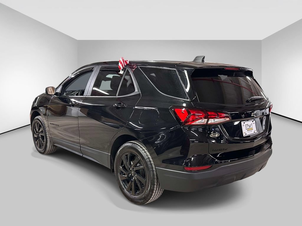 Used 2024 Chevrolet Equinox LS w/ LS Convenience Package AWD/4WD image 3