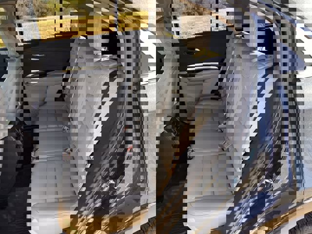 Certified 2021 Cadillac XT4 Luxury w/ Cold Weather Package image 28