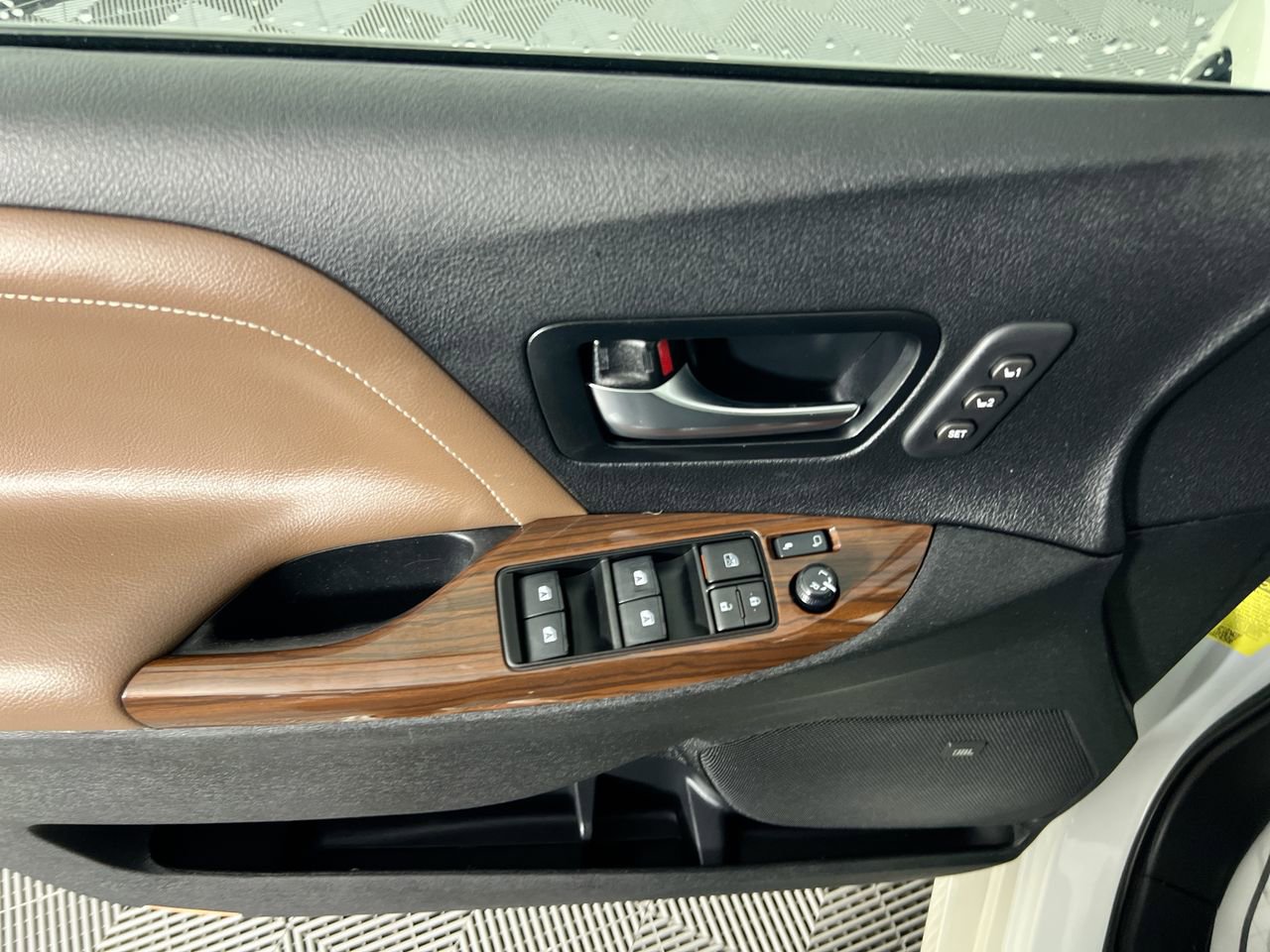 Used 2019 Toyota Sienna Limited Premium AWD/4WD image 14