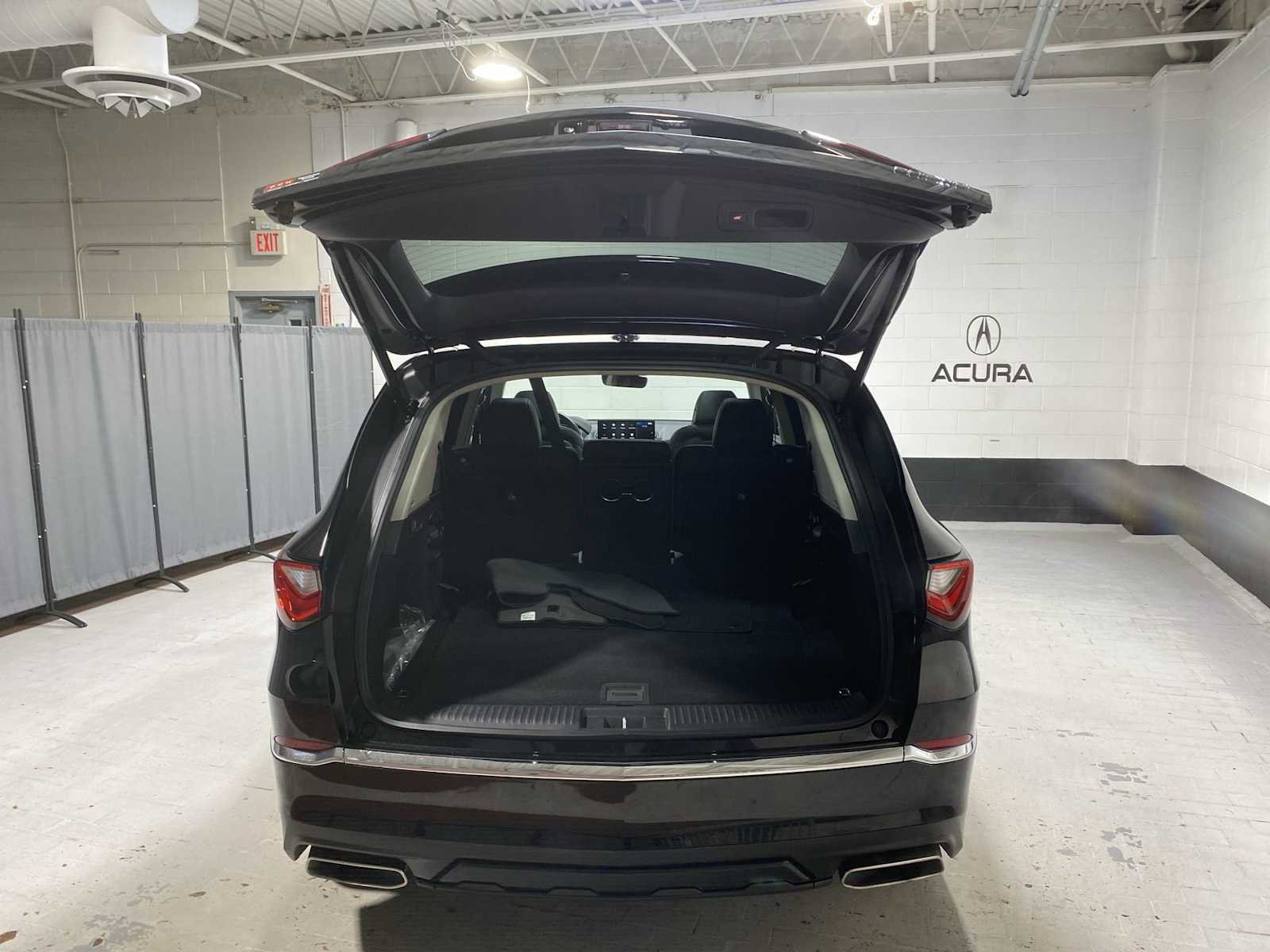 Used 2023 Acura MDX SH-AWD image 19