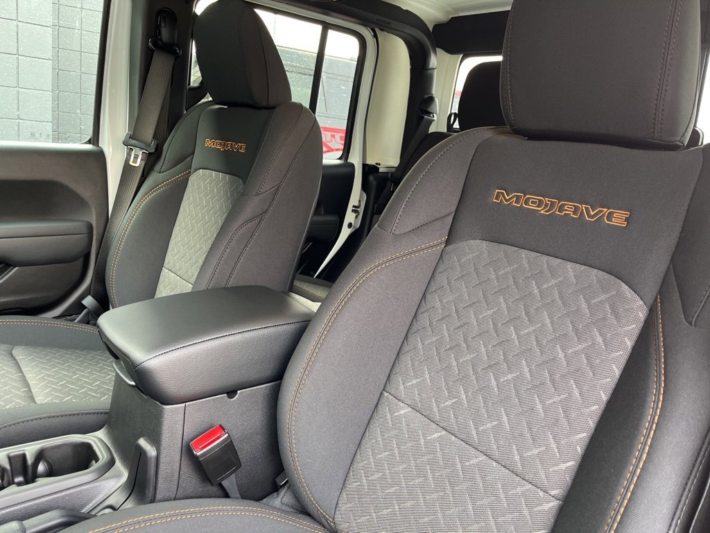 New 2026 Jeep Gladiator Mojave image 4