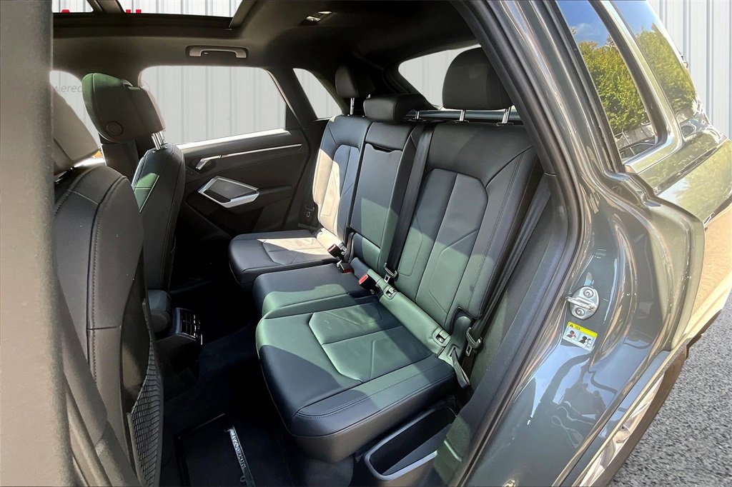 Certified 2025 Audi Q3 2.0T Premium Plus w/ Premium Plus Package image 22