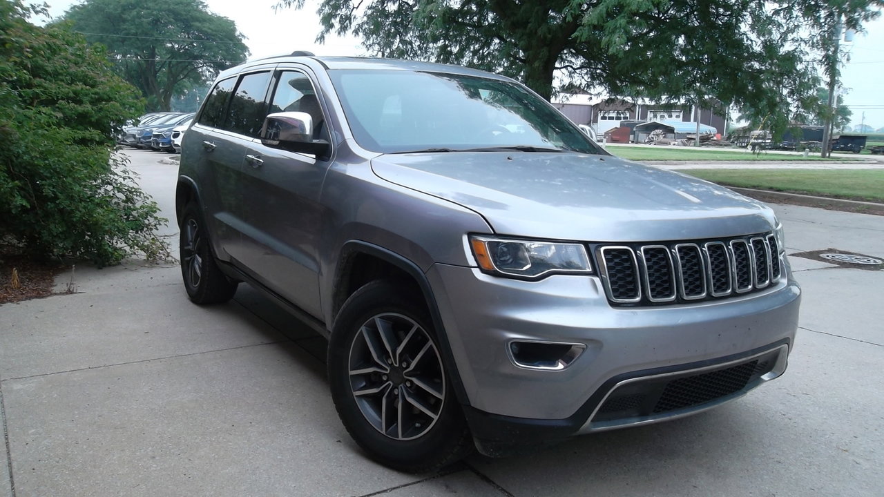 Used 2019 Jeep Grand Cherokee Limited image 1