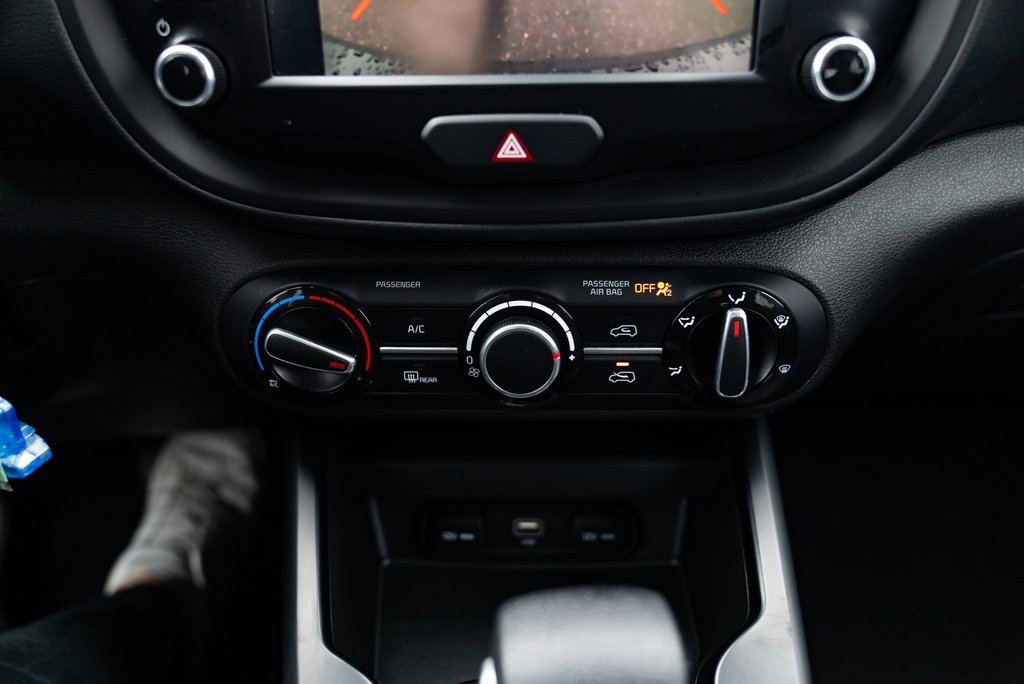 Used 2024 Kia Soul LX w/ Option Group 015 image 16