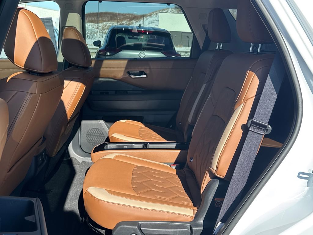 New 2026 Nissan Pathfinder Platinum image 26