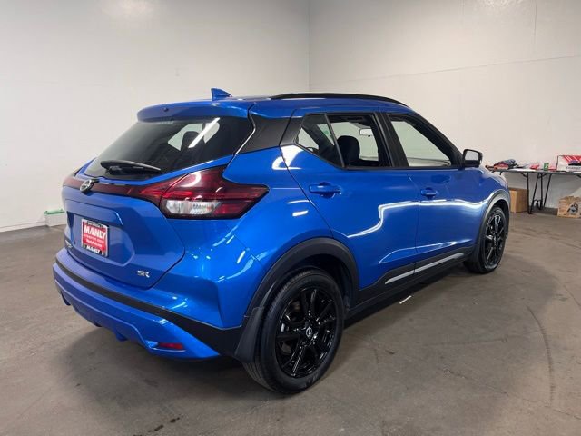 Used 2023 Nissan Kicks SR image 3