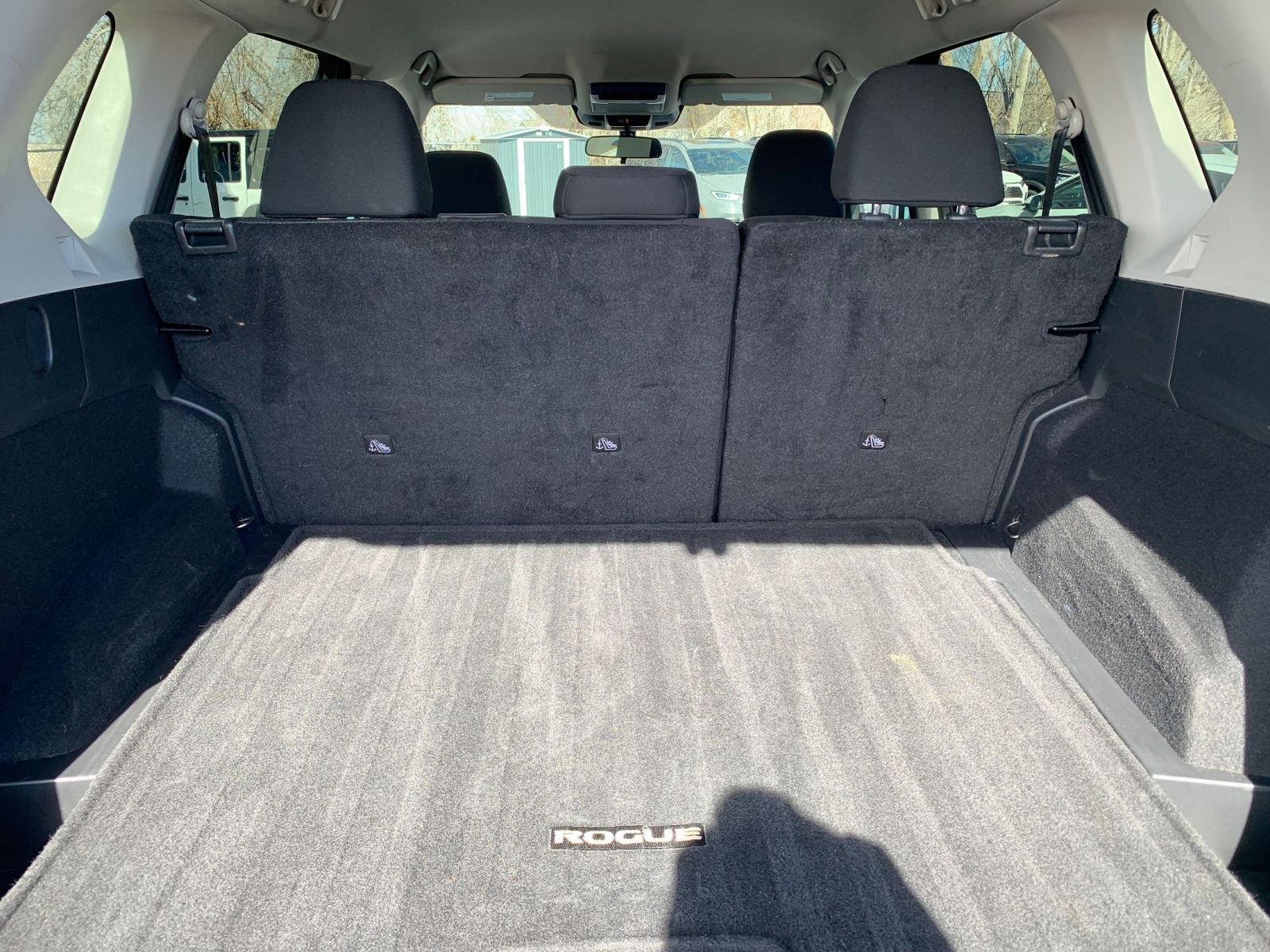 Used 2025 Nissan Rogue SV image 33