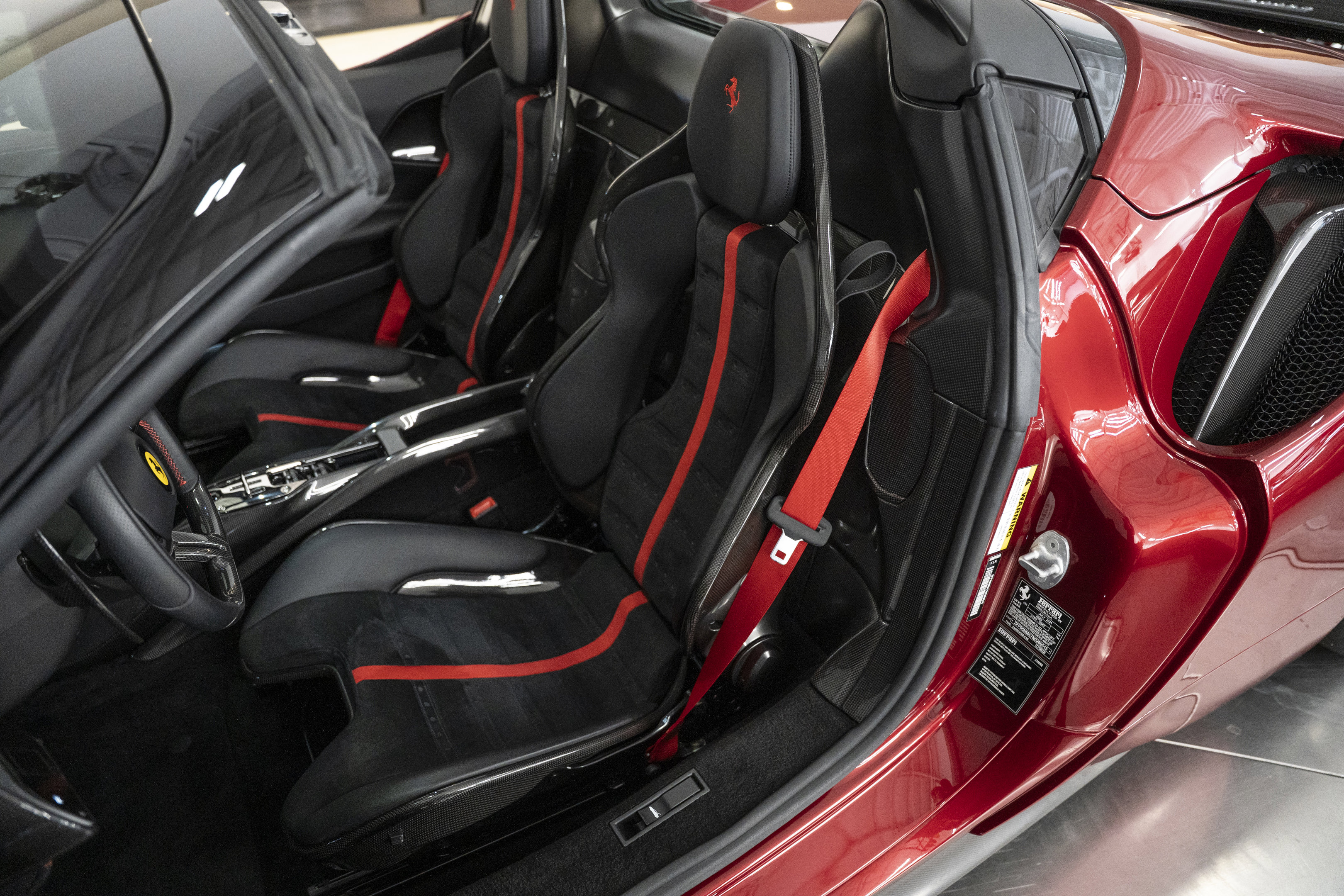 Used 2022 Ferrari SF90 Spider image 43