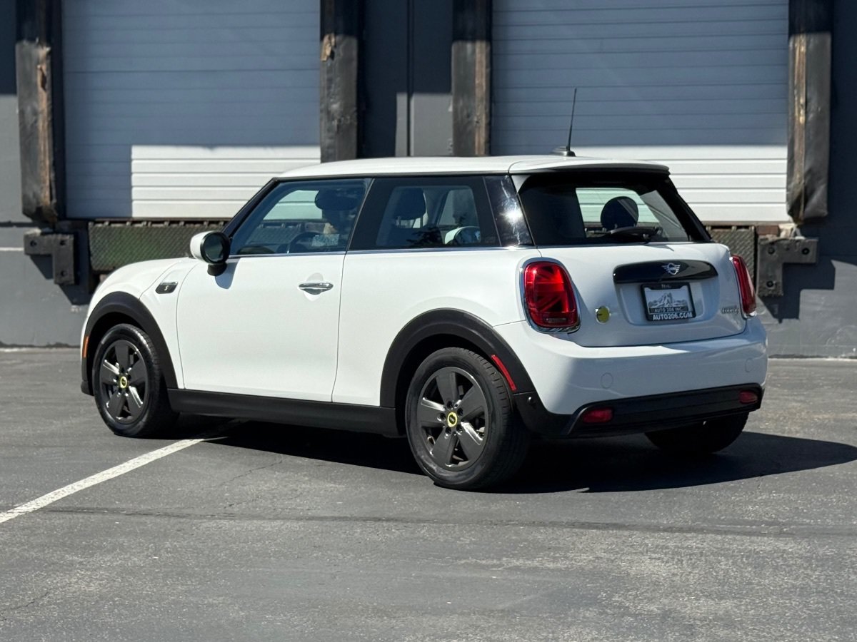 Used 2024 MINI Cooper SE FWD image 5