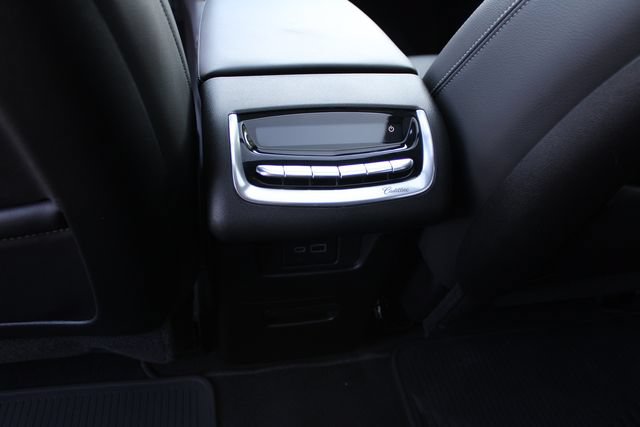 Used 2025 Cadillac XT6 Luxury AWD/4WD image 26