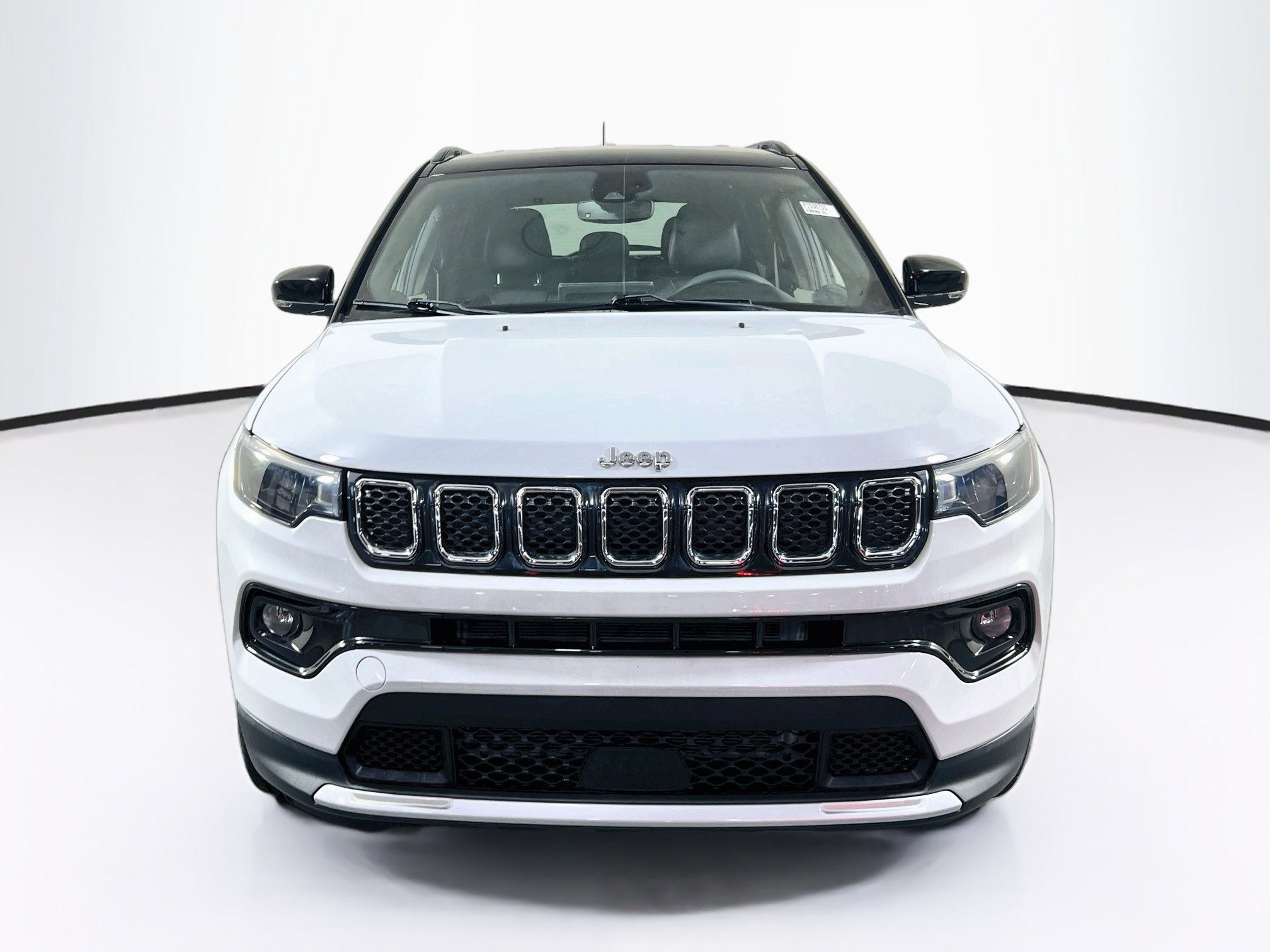 Used 2023 Jeep Compass Limited AWD/4WD image 2