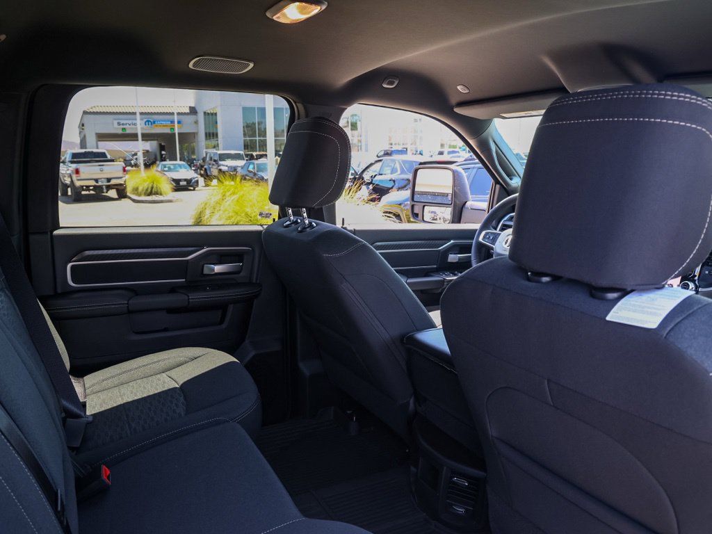 New 2026 RAM 3500 Big Horn AWD/4WD image 17