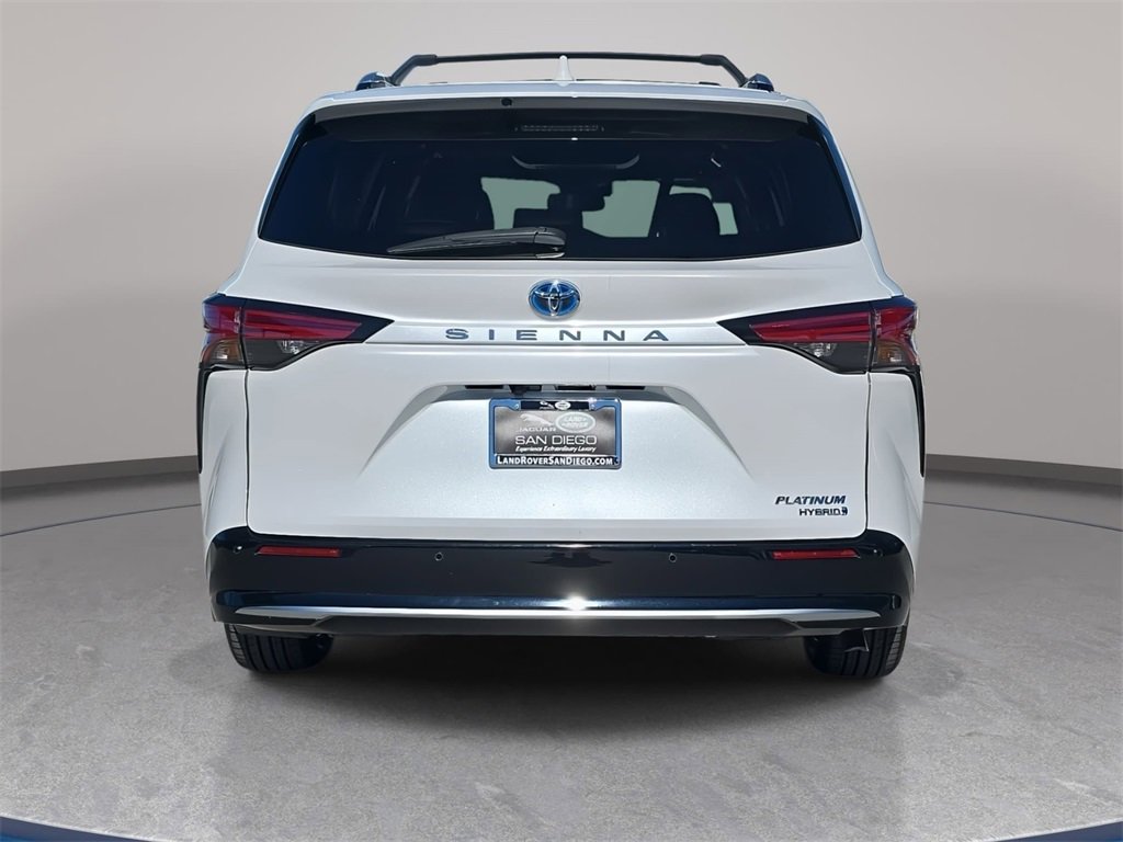 Used 2022 Toyota Sienna Platinum image 7