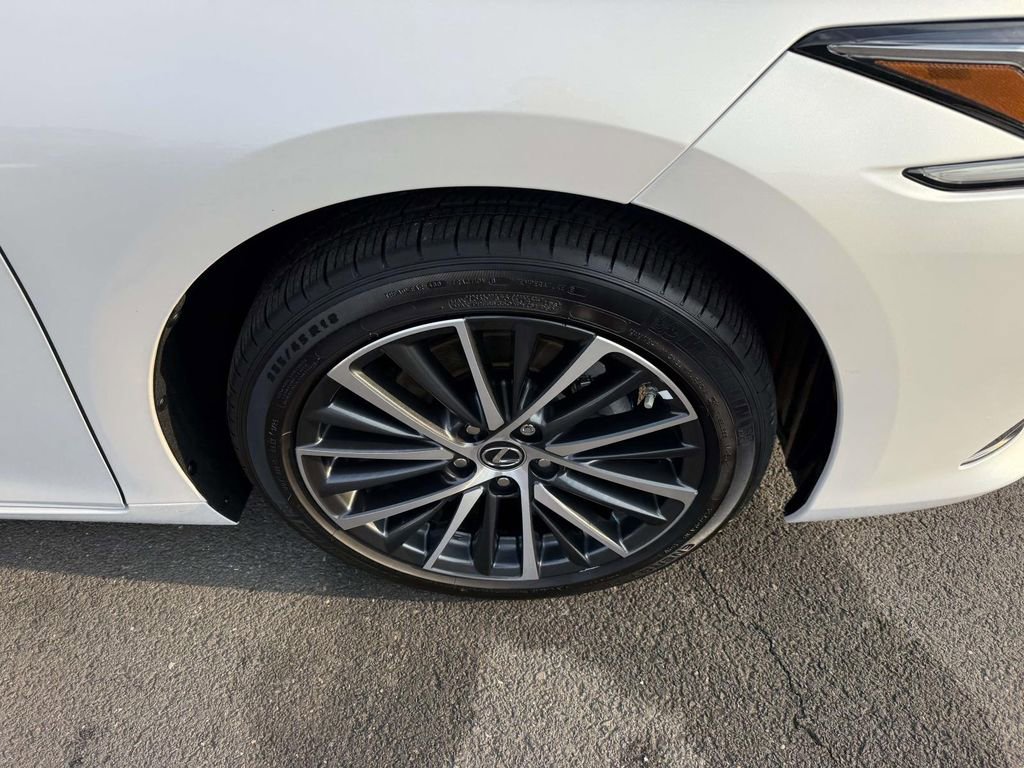 Used 2025 Lexus ES 350 Premium w/ Premium Package image 7