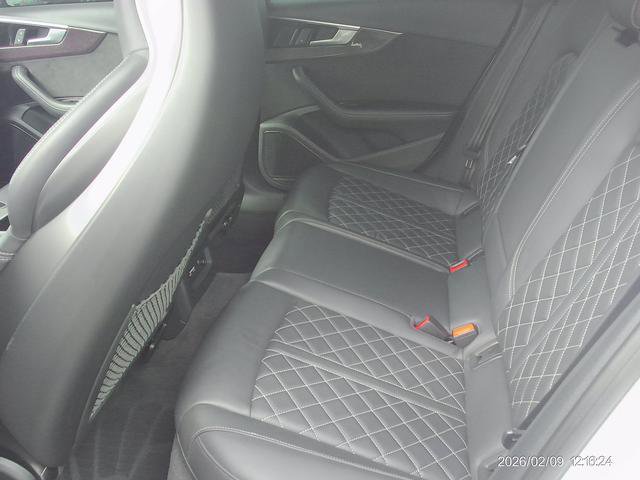 Used 2020 Audi S4 Premium Plus w/ Premium Plus Package image 5